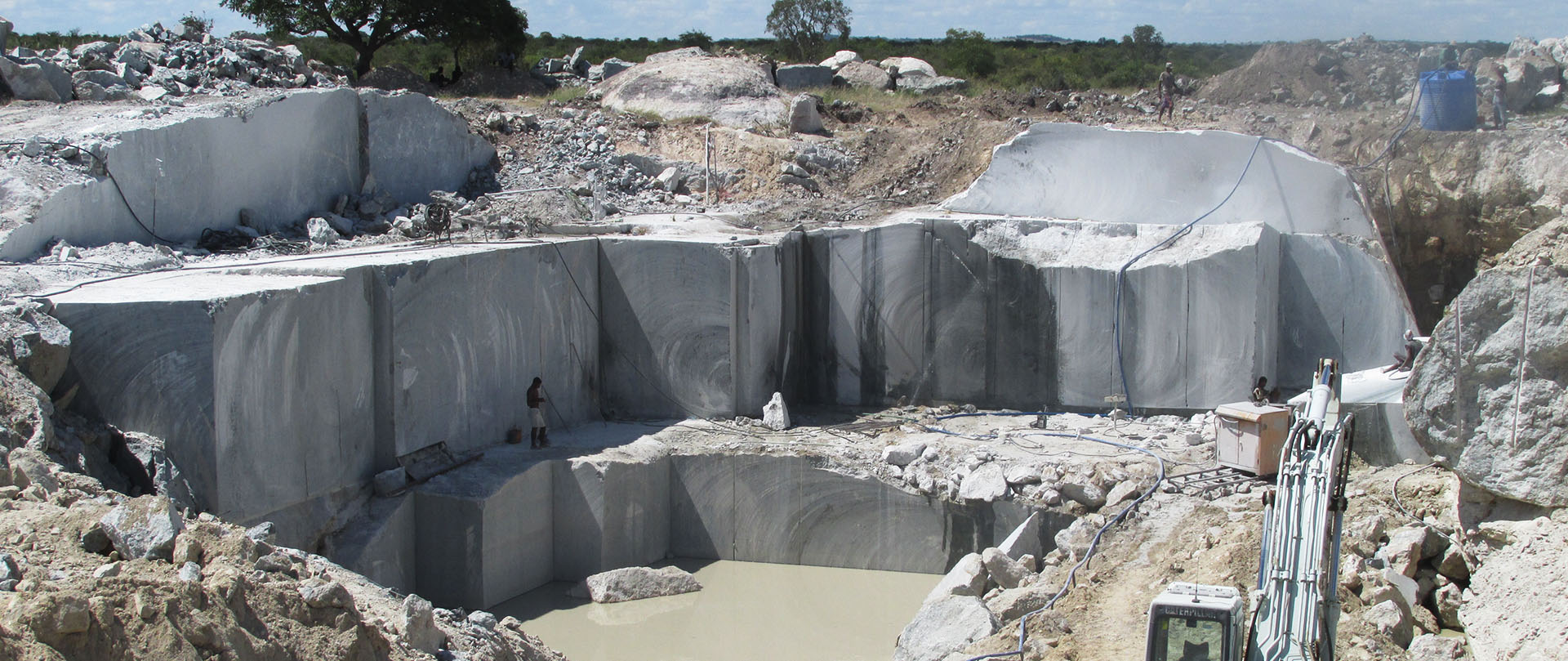 Labradorite Quarry - Blue Granite Quarry Manufacturer